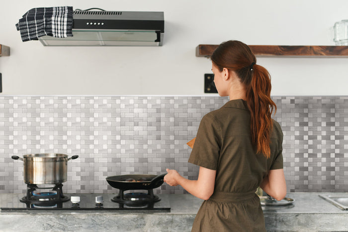 peel and stick backsplash behind stove