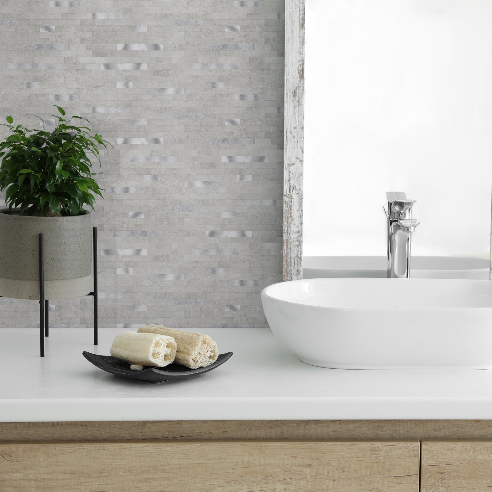 Luxurious finish for bathroom applications