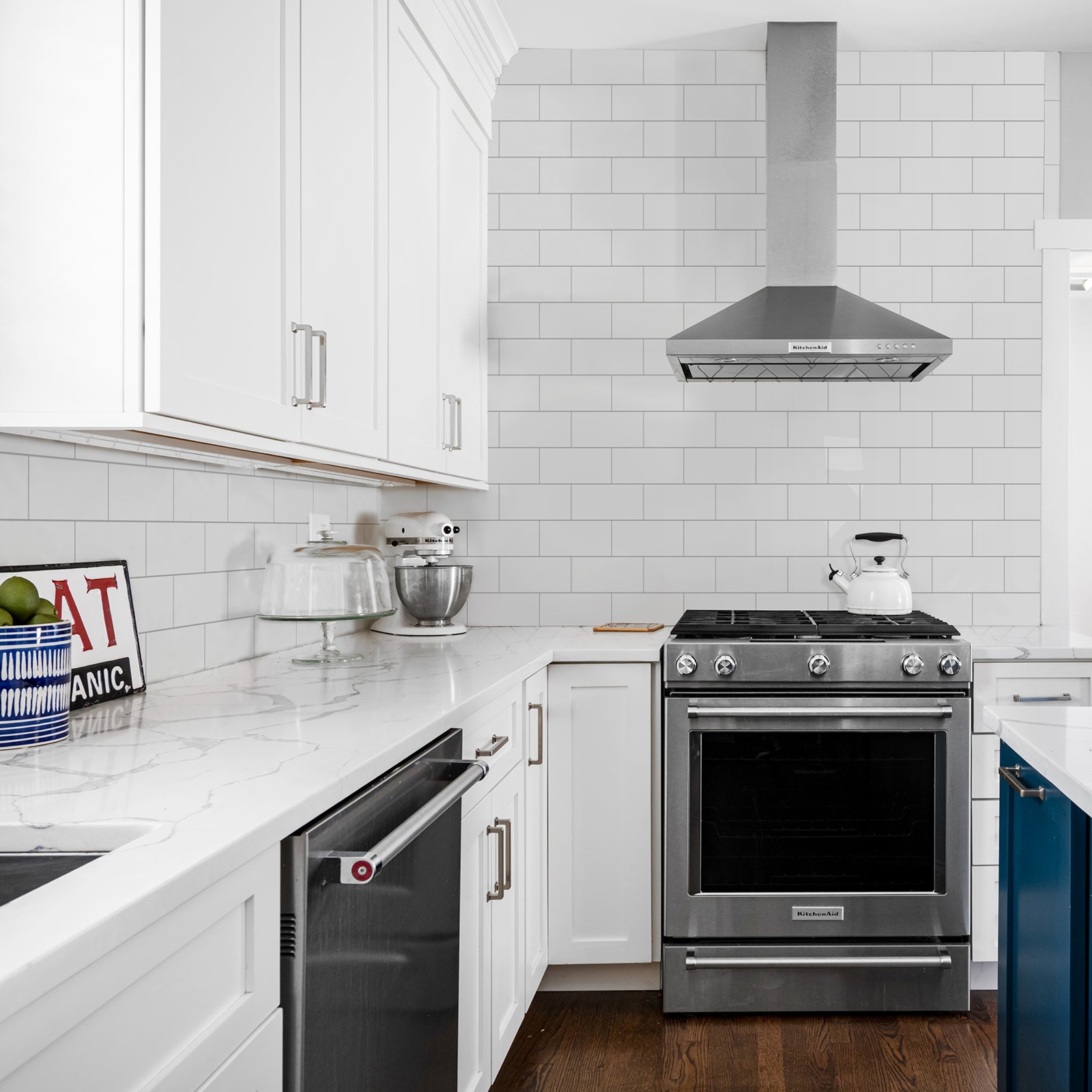 peel and stick subway tile